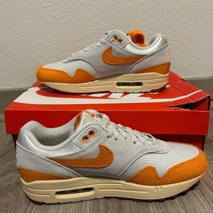 Air max 1 (Magma Orange) size 10 women / 8.5 men